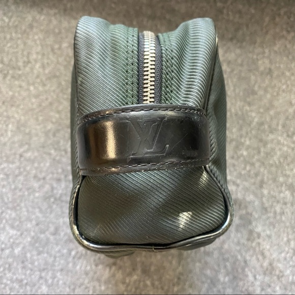 Authentic Louis Vuitton Dark Green Pouch - Picture 2 of 10
